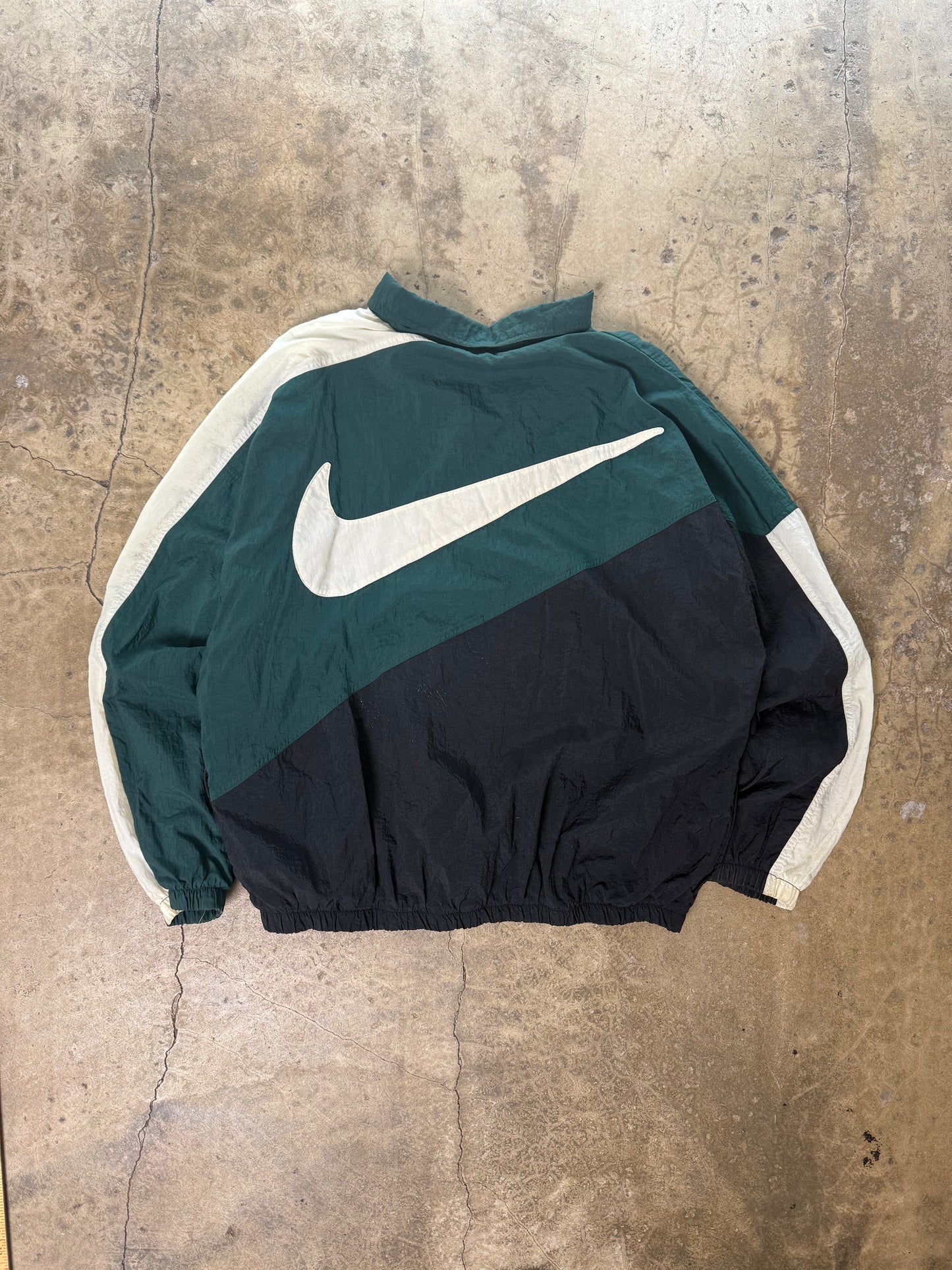 (L) Vintage 90s Nike Big Swoosh Windbreaker Jacket