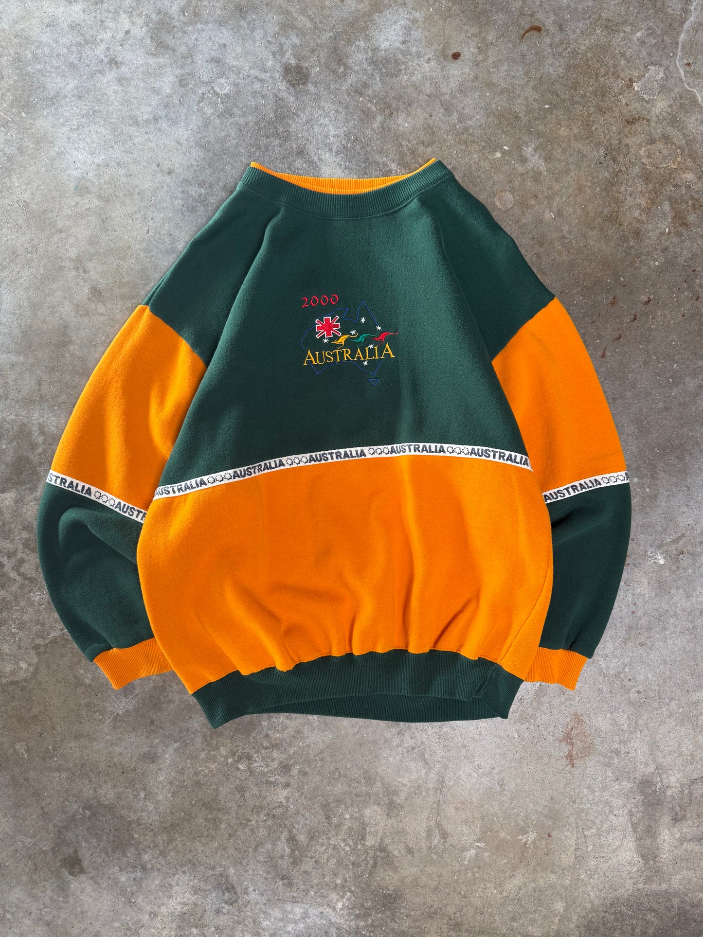 (L) Vintage 2000 Australia Sweatshirt