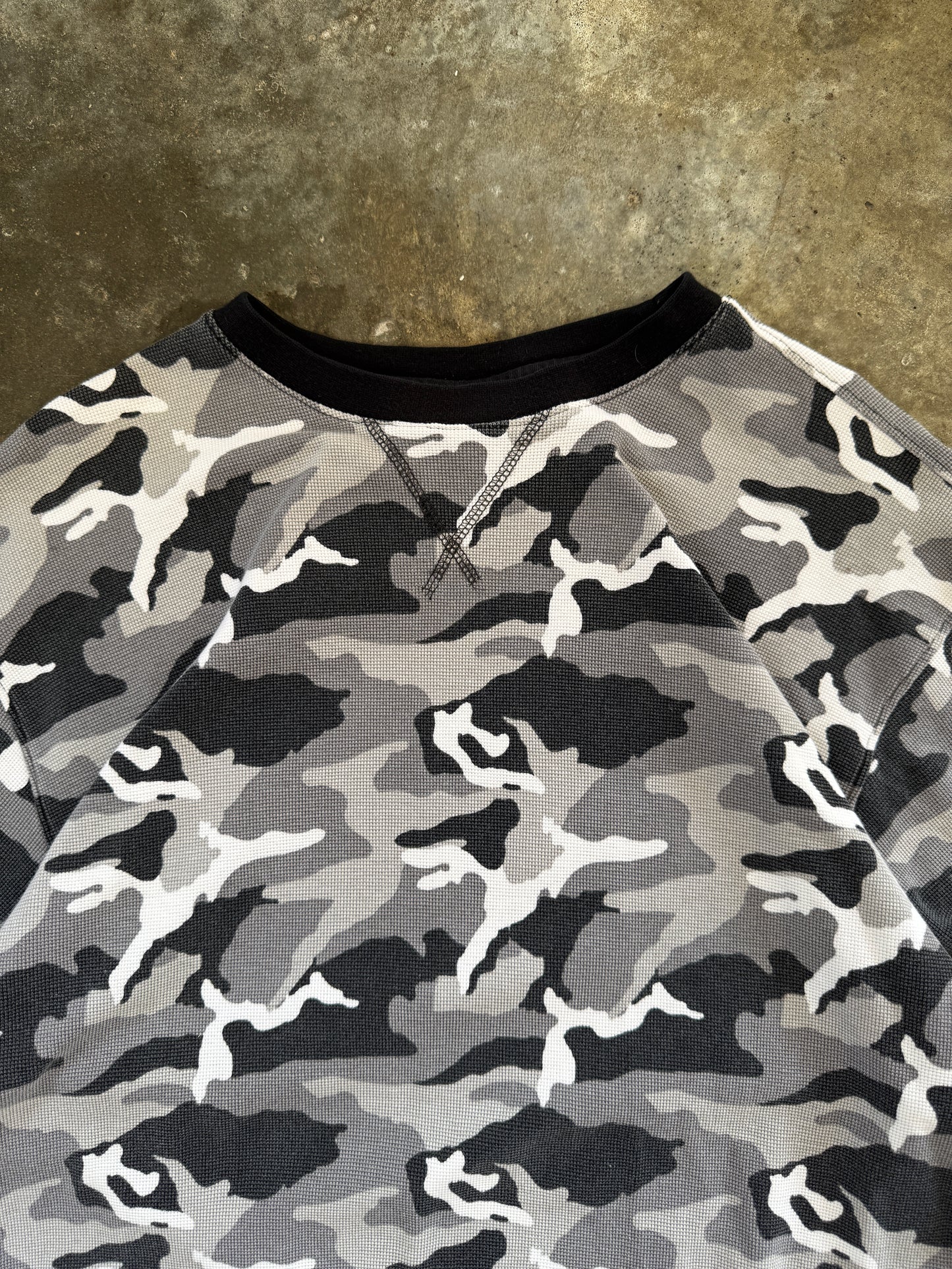 (XL) Vintage Avirex Winte-Camo Thermal Longsleeve