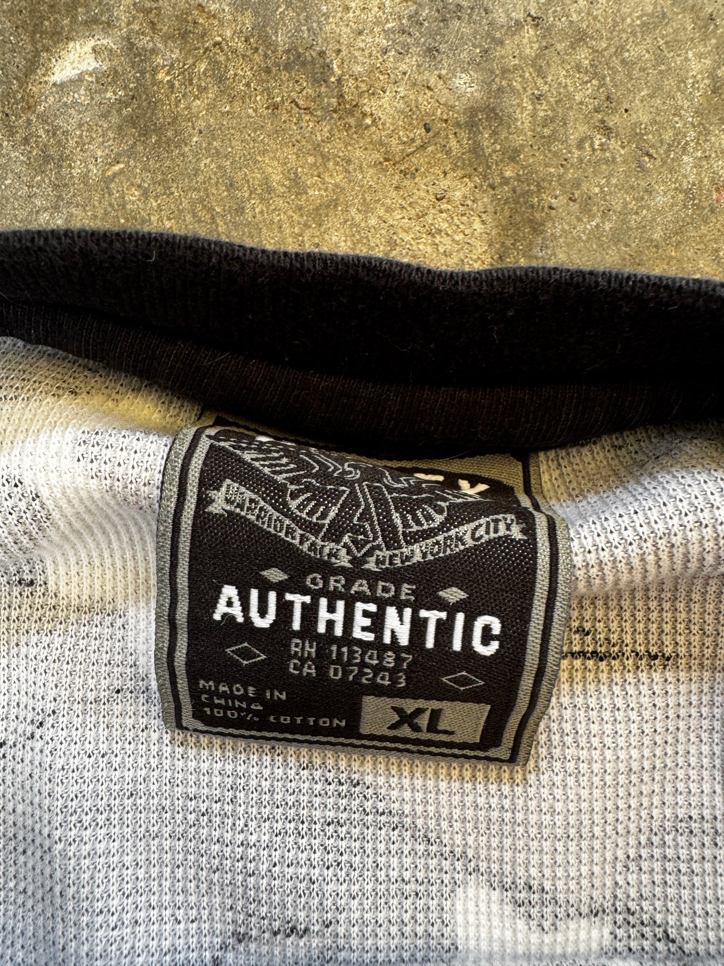 (XL) Vintage Avirex Winte-Camo Thermal Longsleeve