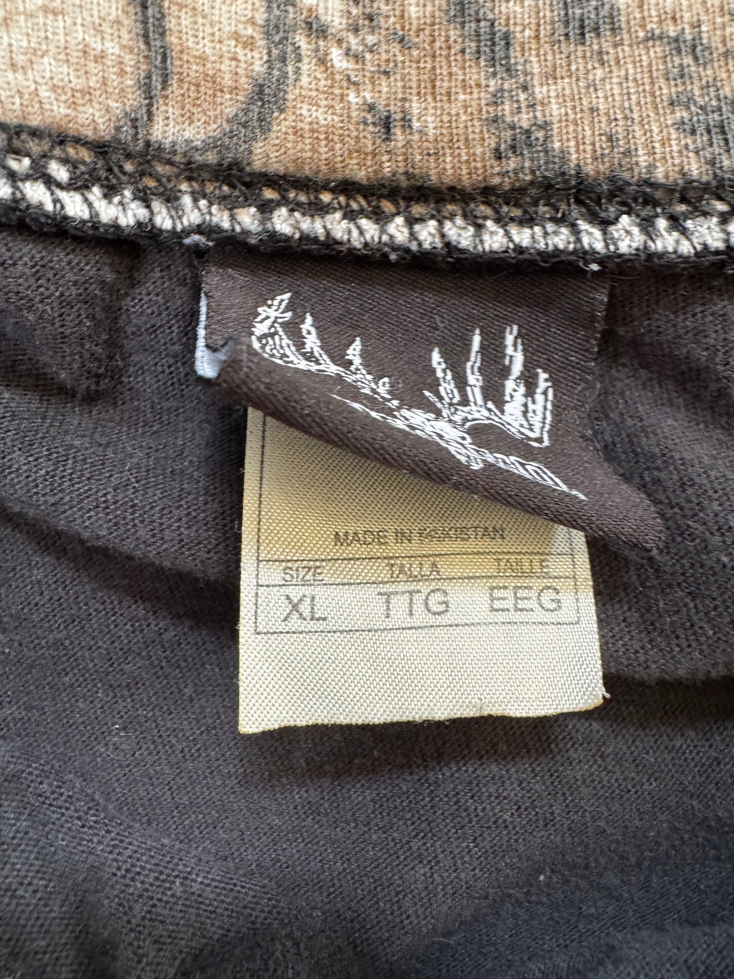 (XL) 00s Camo Longsleeve Tee