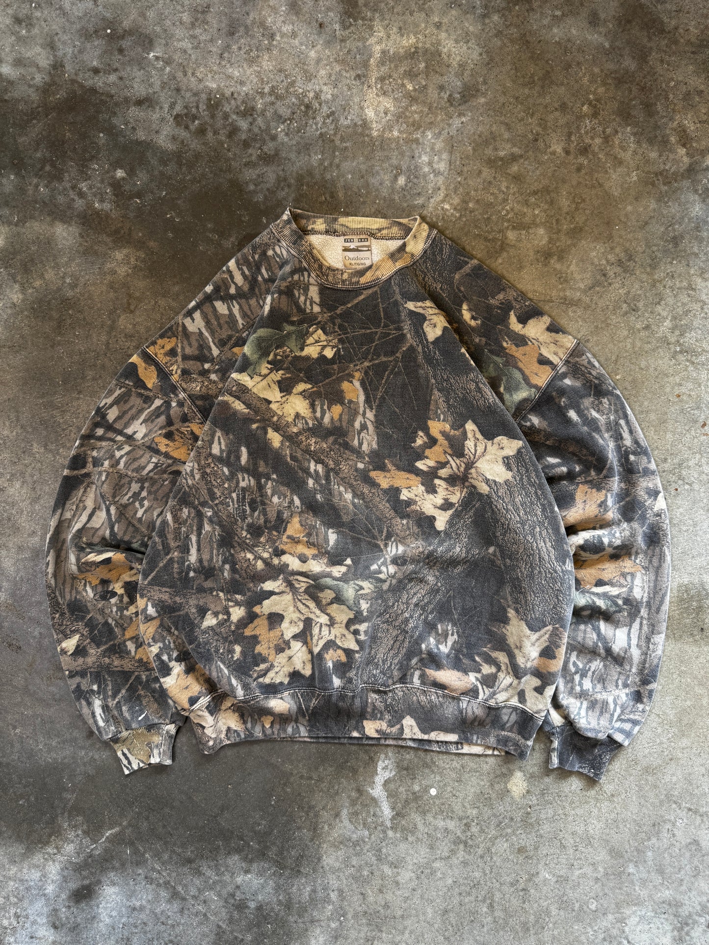 (XL) Vintage Camo Sweatshirt
