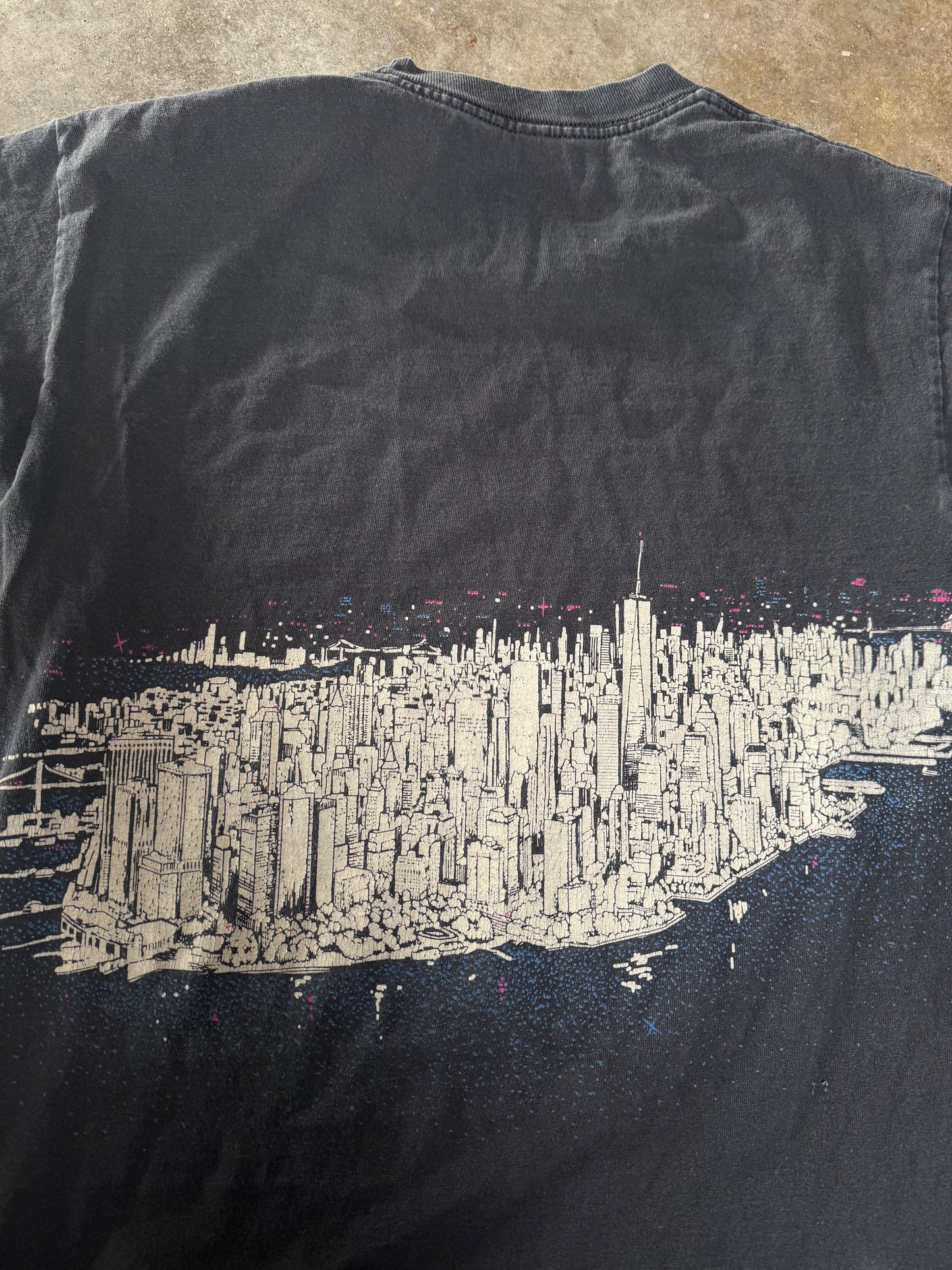 (M) Vintage New York City Wrap-Around Tee