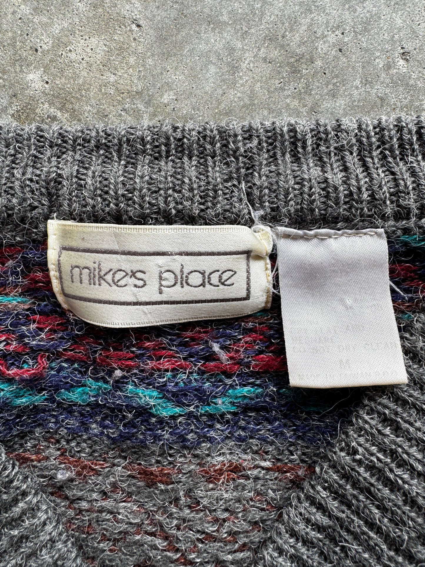 (M) Vintage Sweater