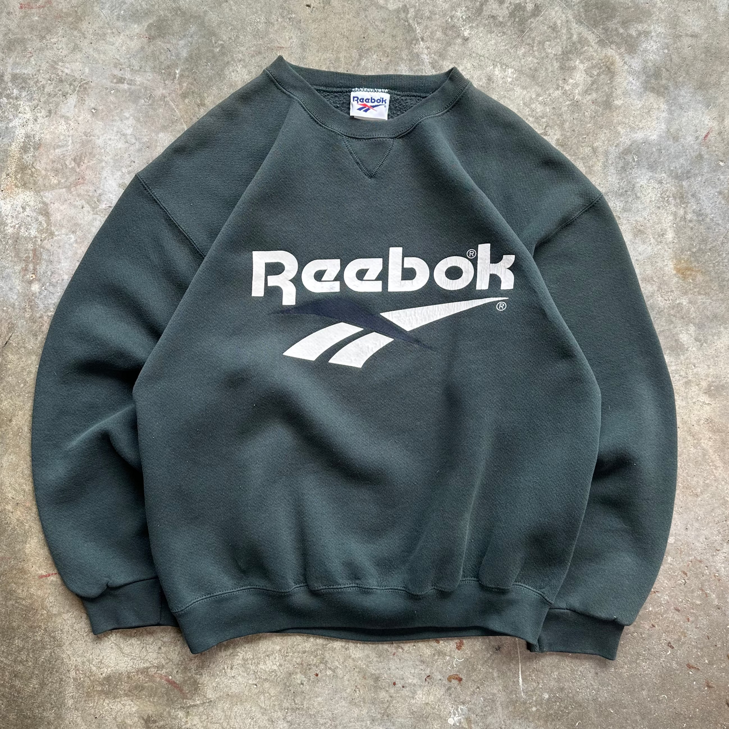 (L) Vintage Reebok Sweatshirt