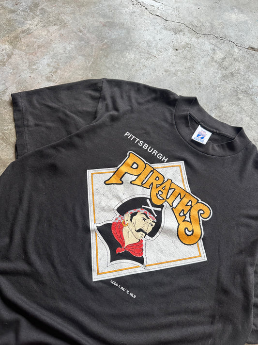 (L) Vintage Pittsburg Pirates Tee