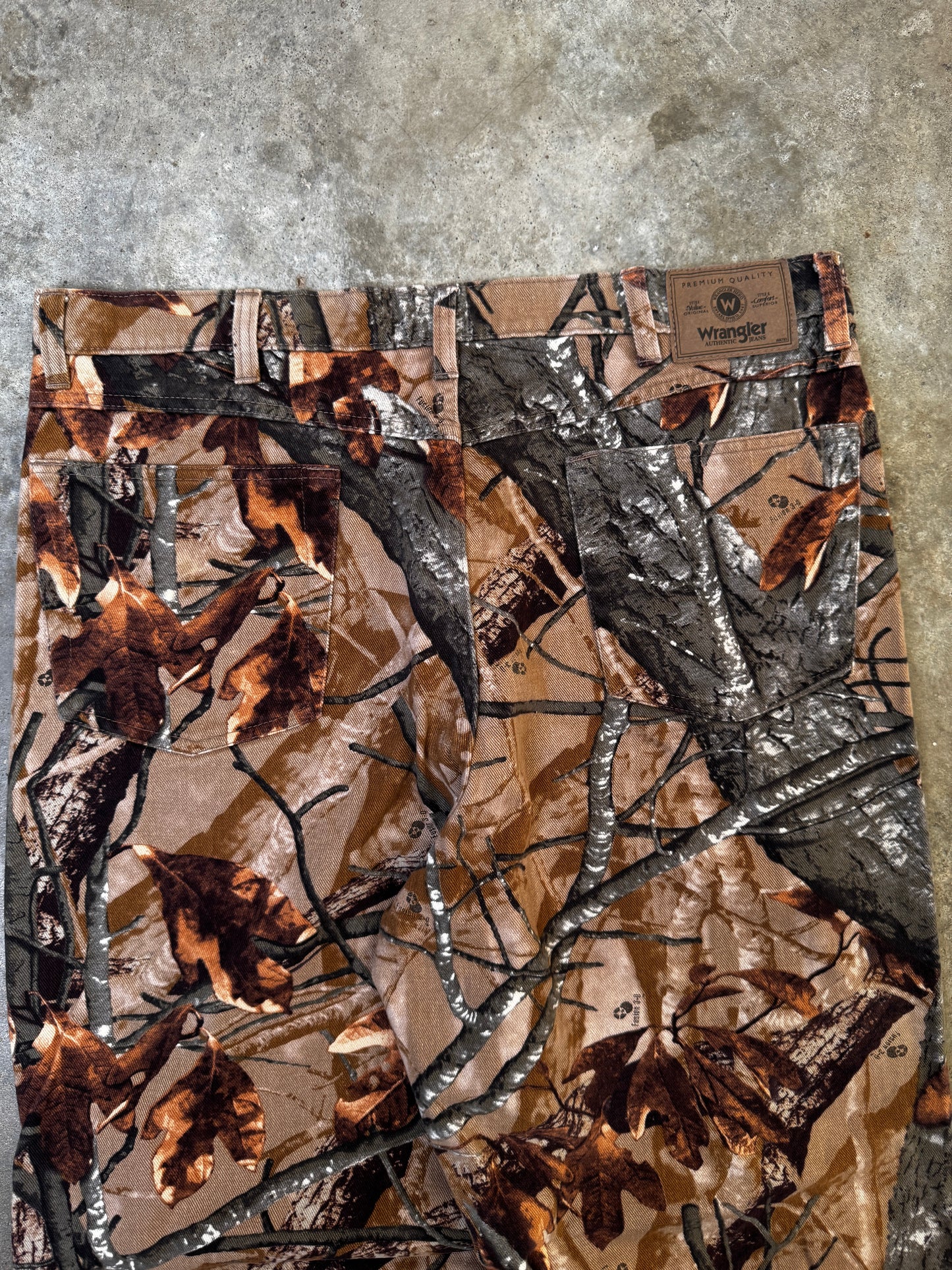 (38 x 34) Wrangler Camo Pants