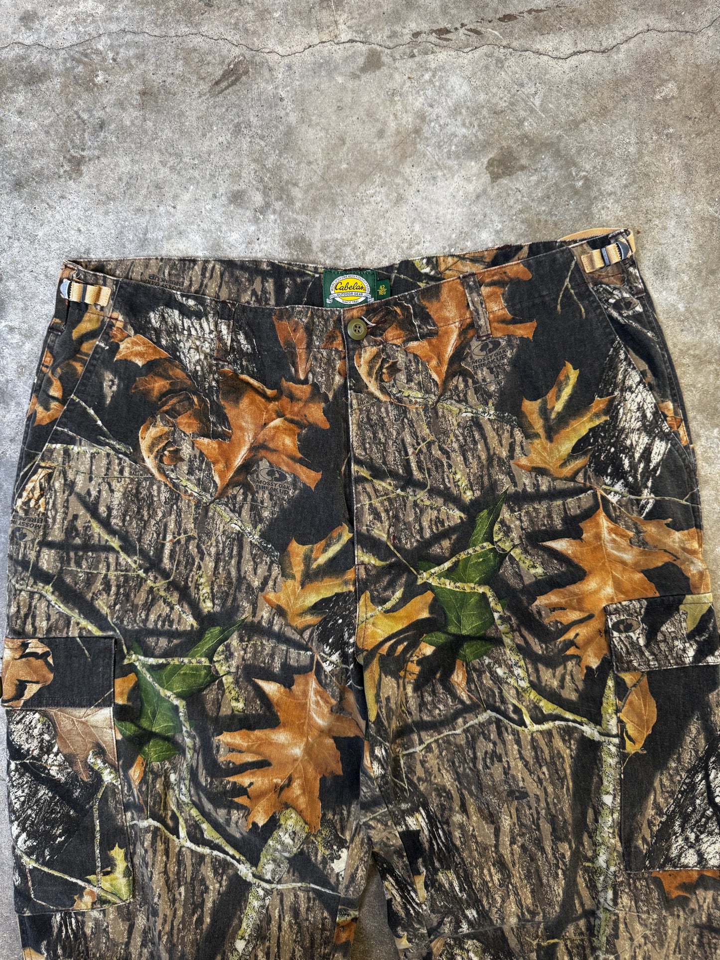 (42) Cabela's Camo Pants