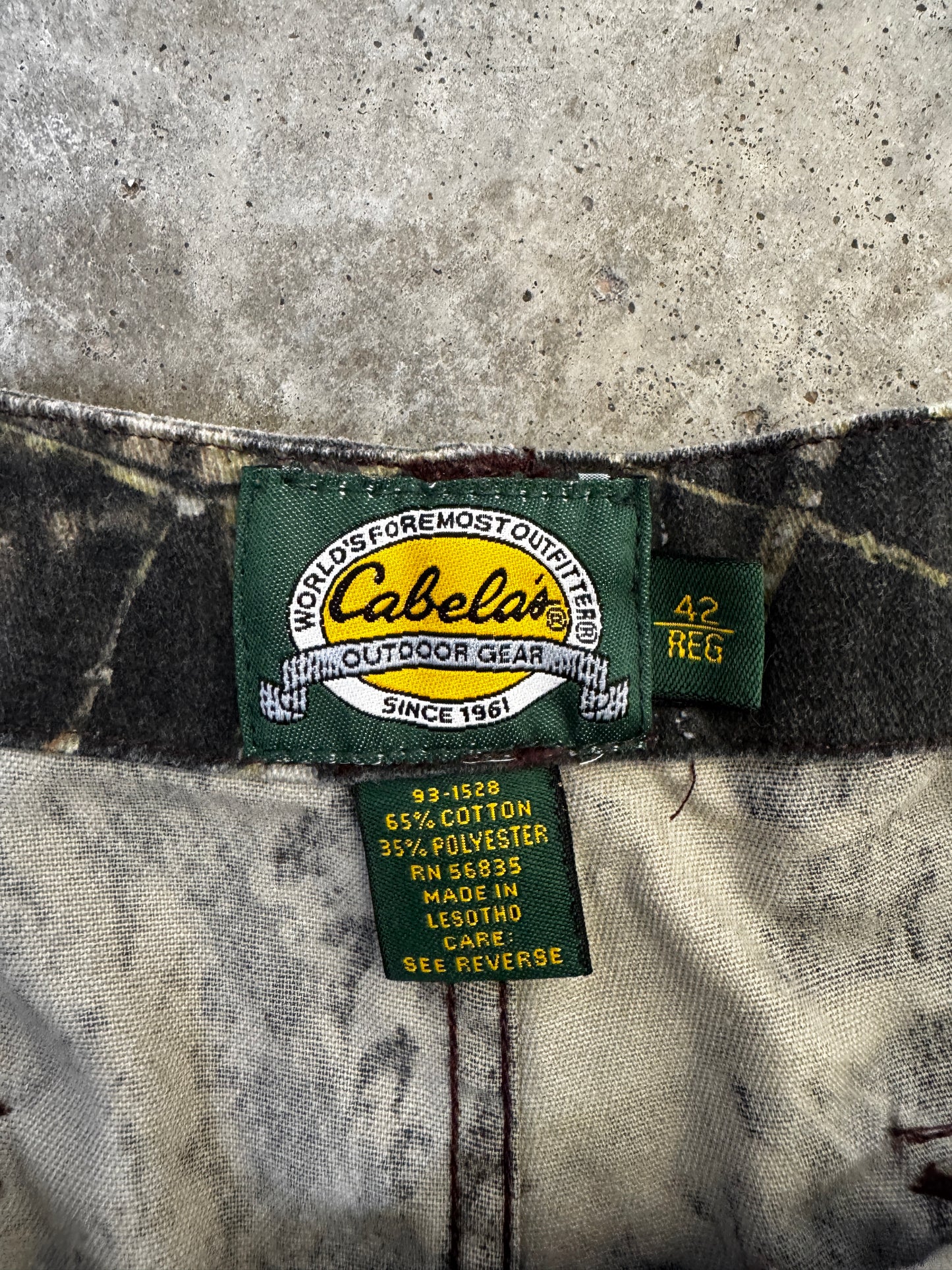 (42) Cabela's Camo Pants