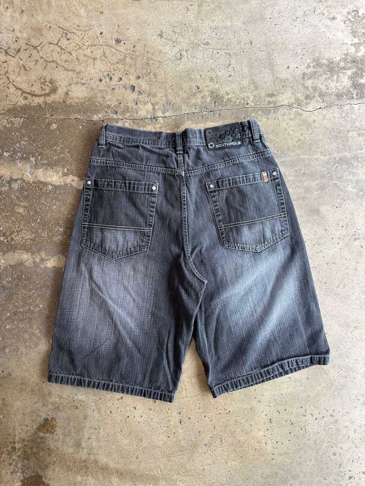 (36) 00s Y2K SouthPole Baggy Dark-Wash Jorts