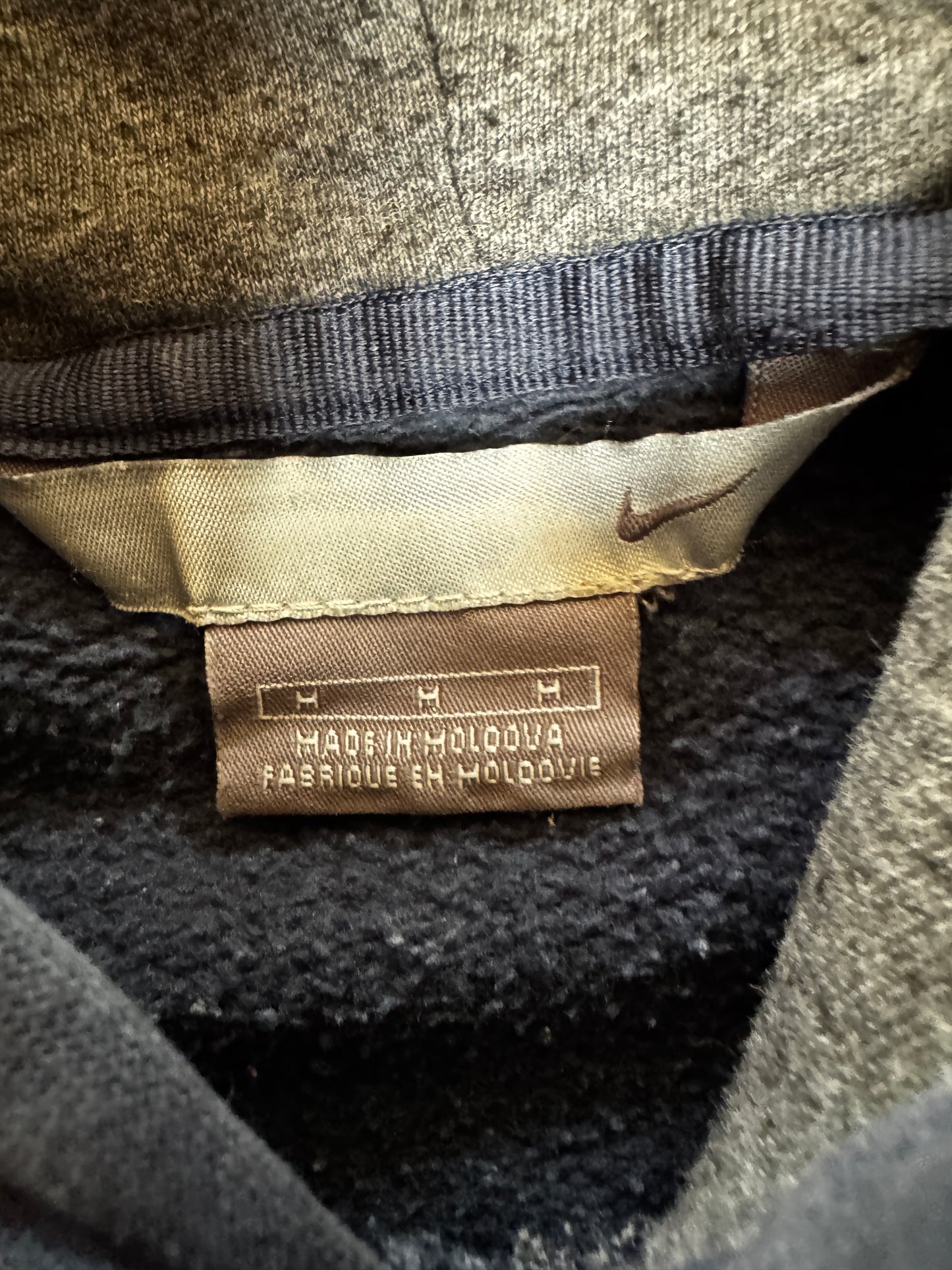 (M) 00s Faded Nike Hoodie