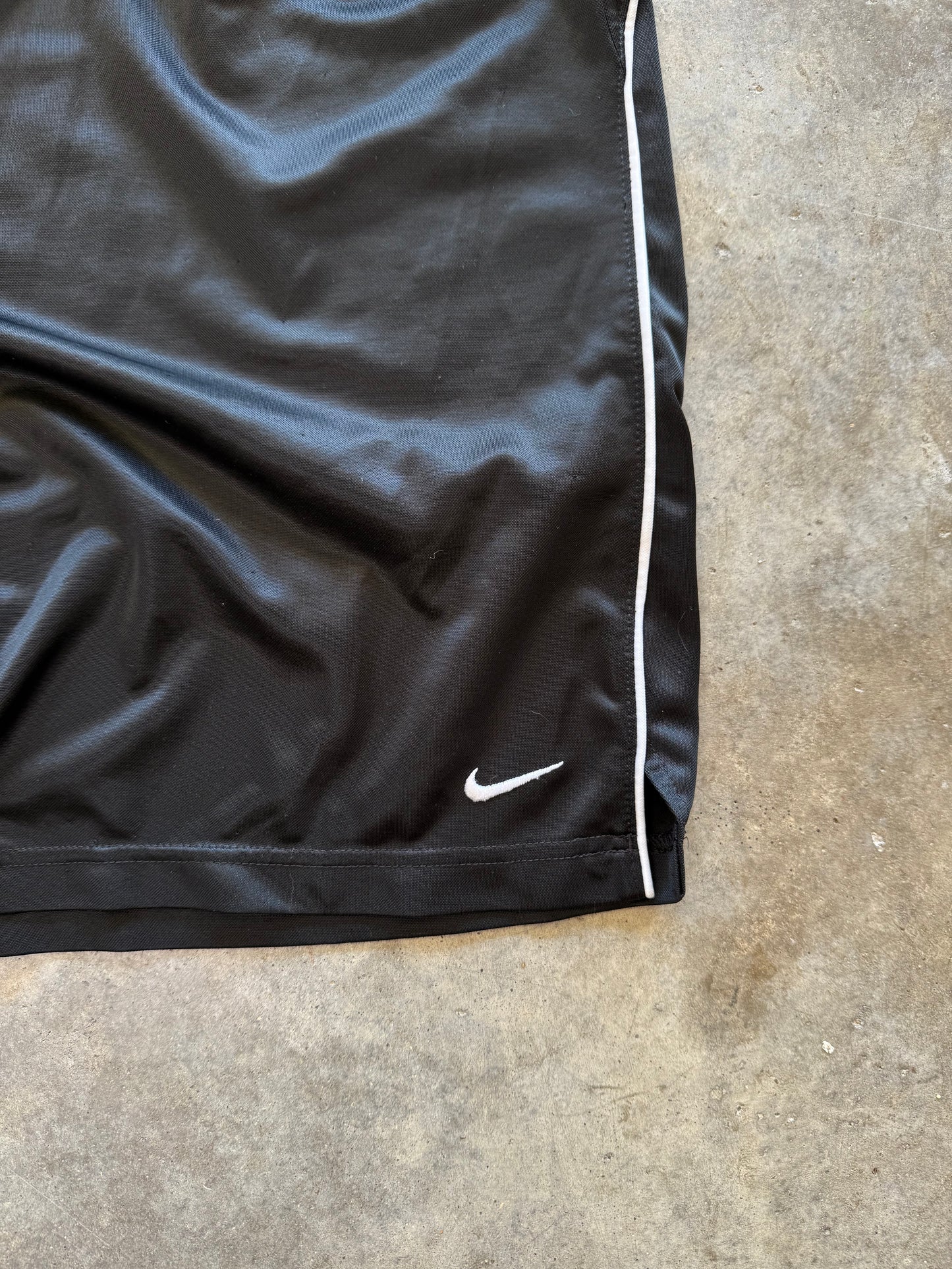 (L) 00s Nike Athletic Shorts