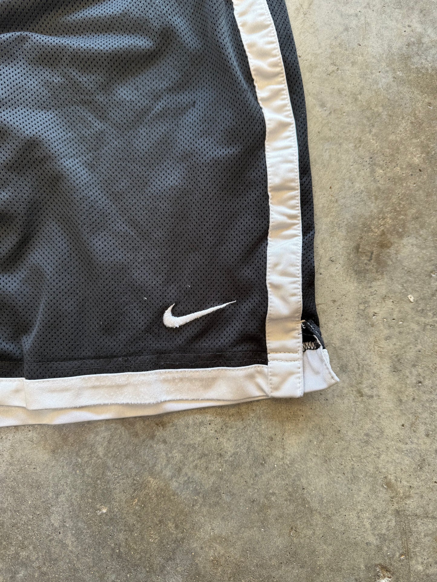 (M) 00s Nike Basketball Shorts
