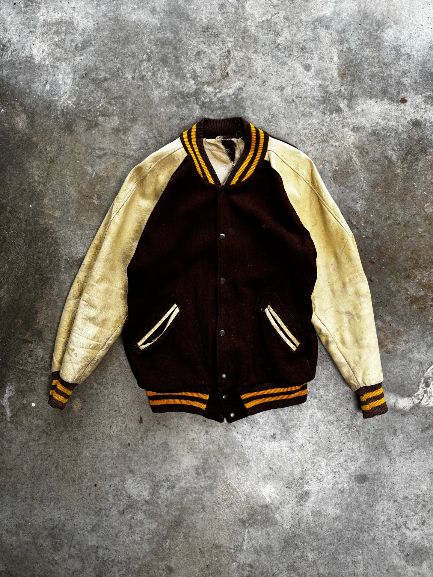(L) Vintage Essential Varisty Jacket