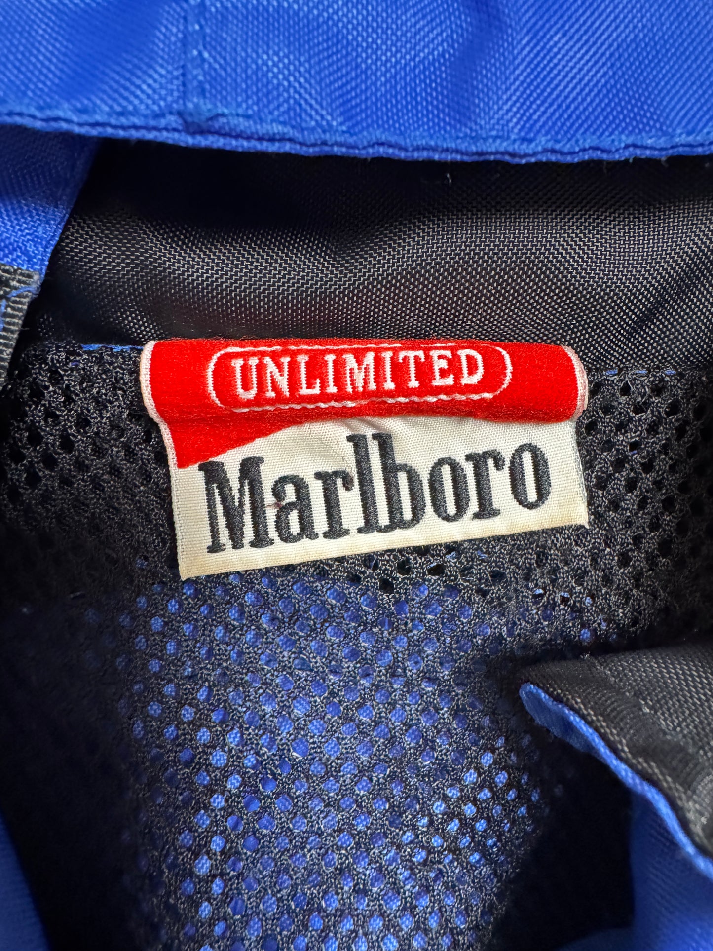 (XL) Vintage Marlboro Windbreaker Jacket