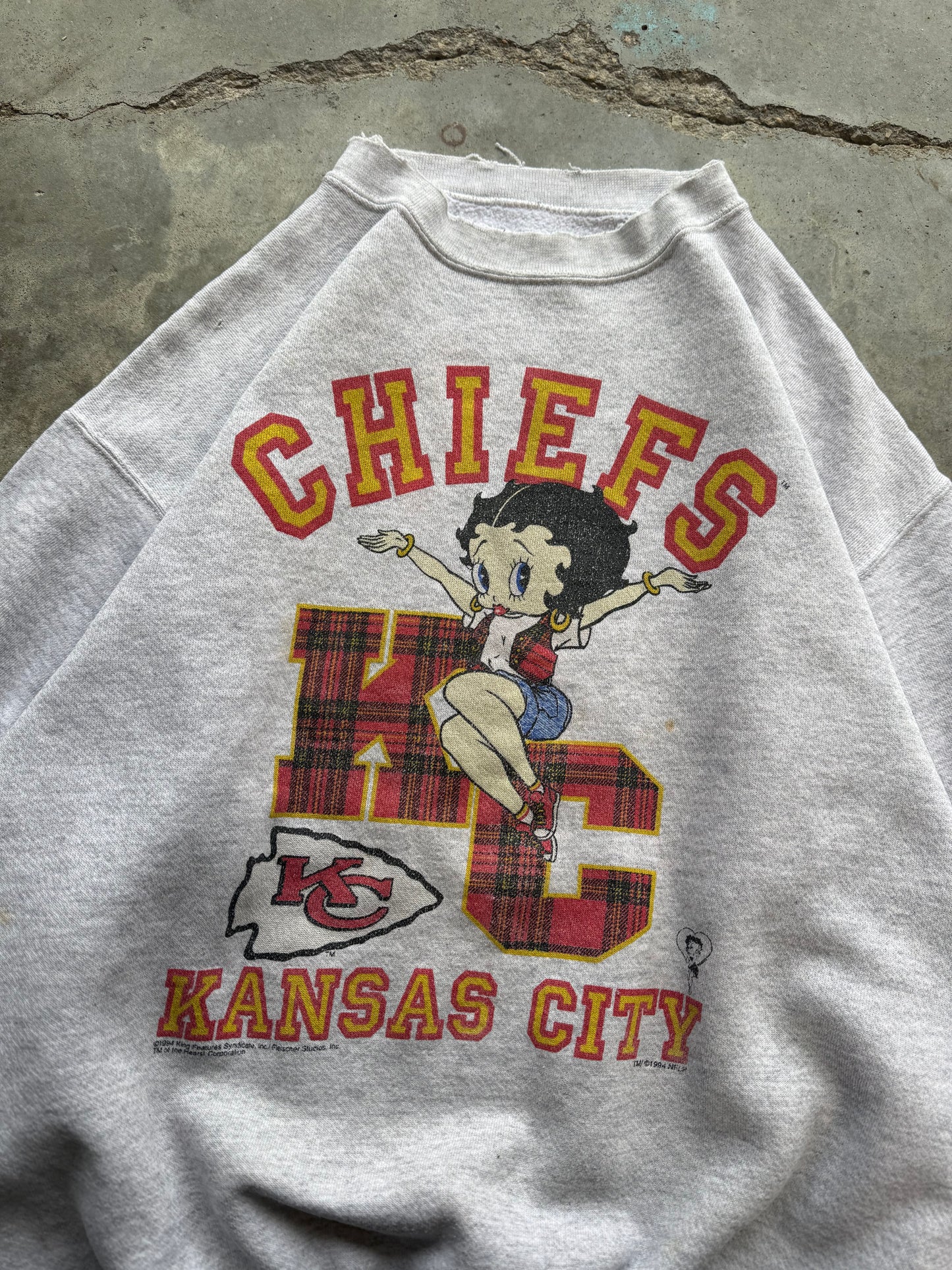 (L) Vintage 90s Betty Boop Chiefs Sweatshirt