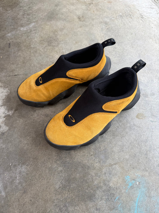 (8) Vintage Oakley Shoes