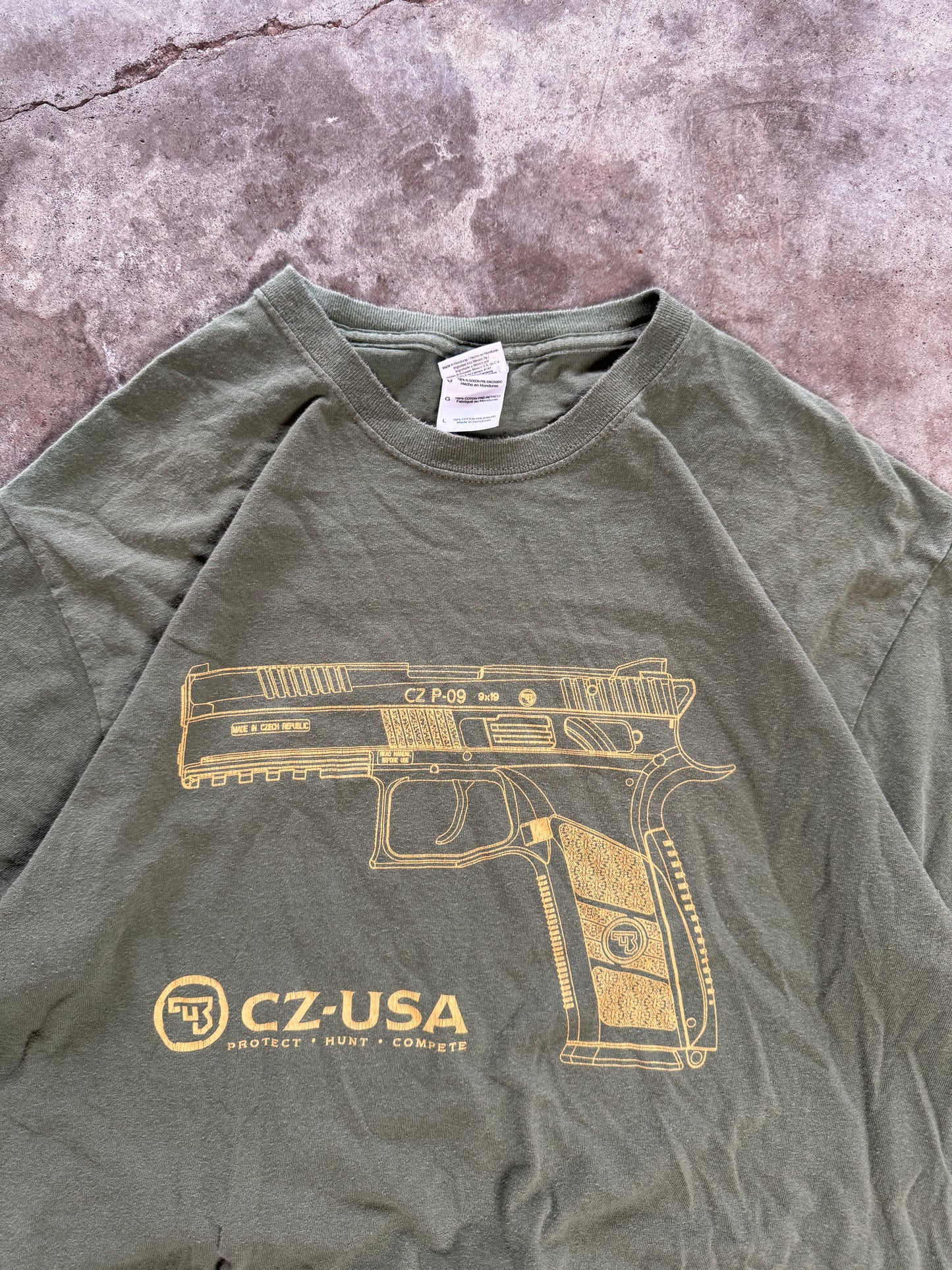 (L) 00s Gun Tee