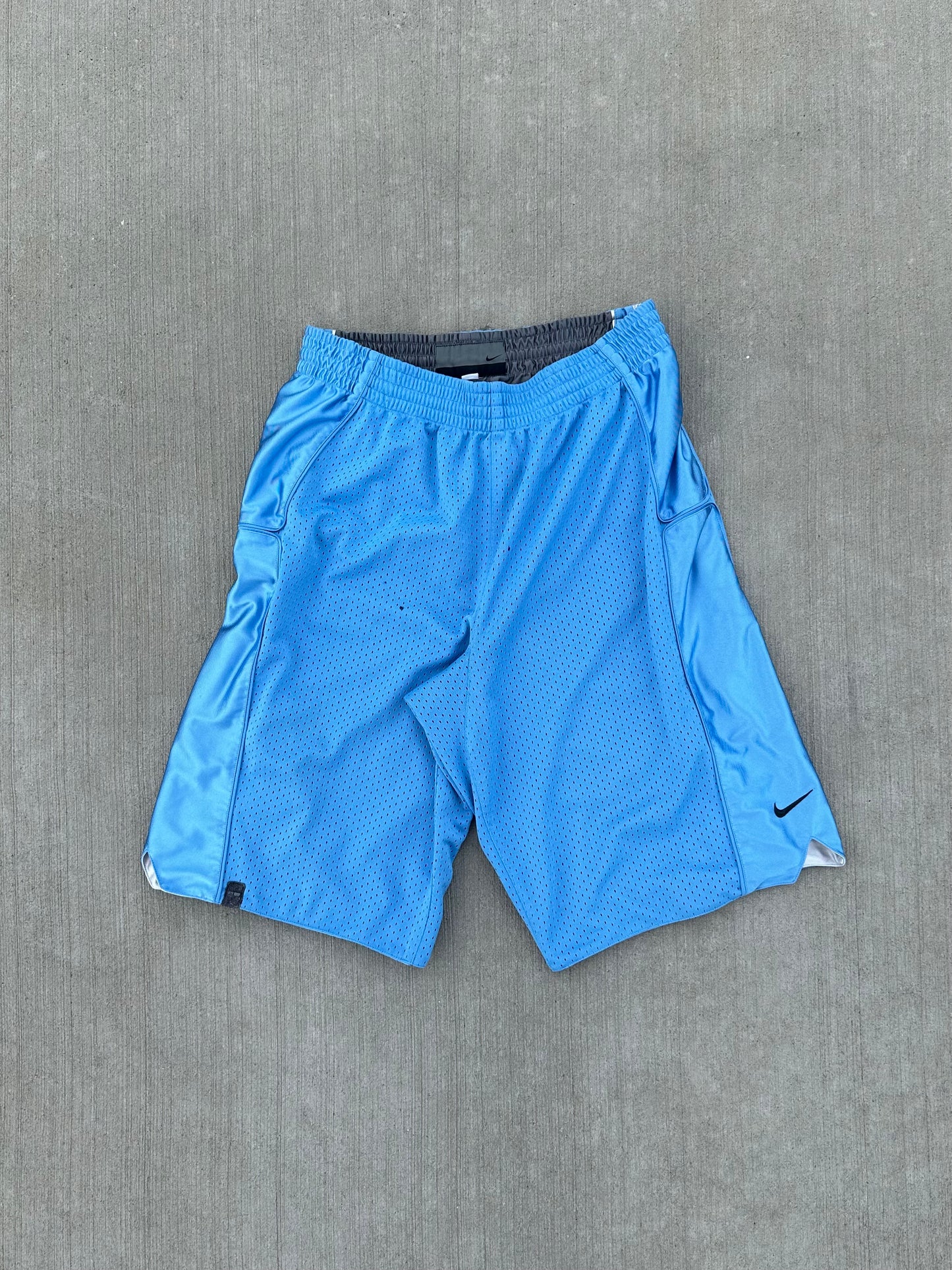 (XL) 00's Blue Nike Reversible Mesh Basketball Shorts