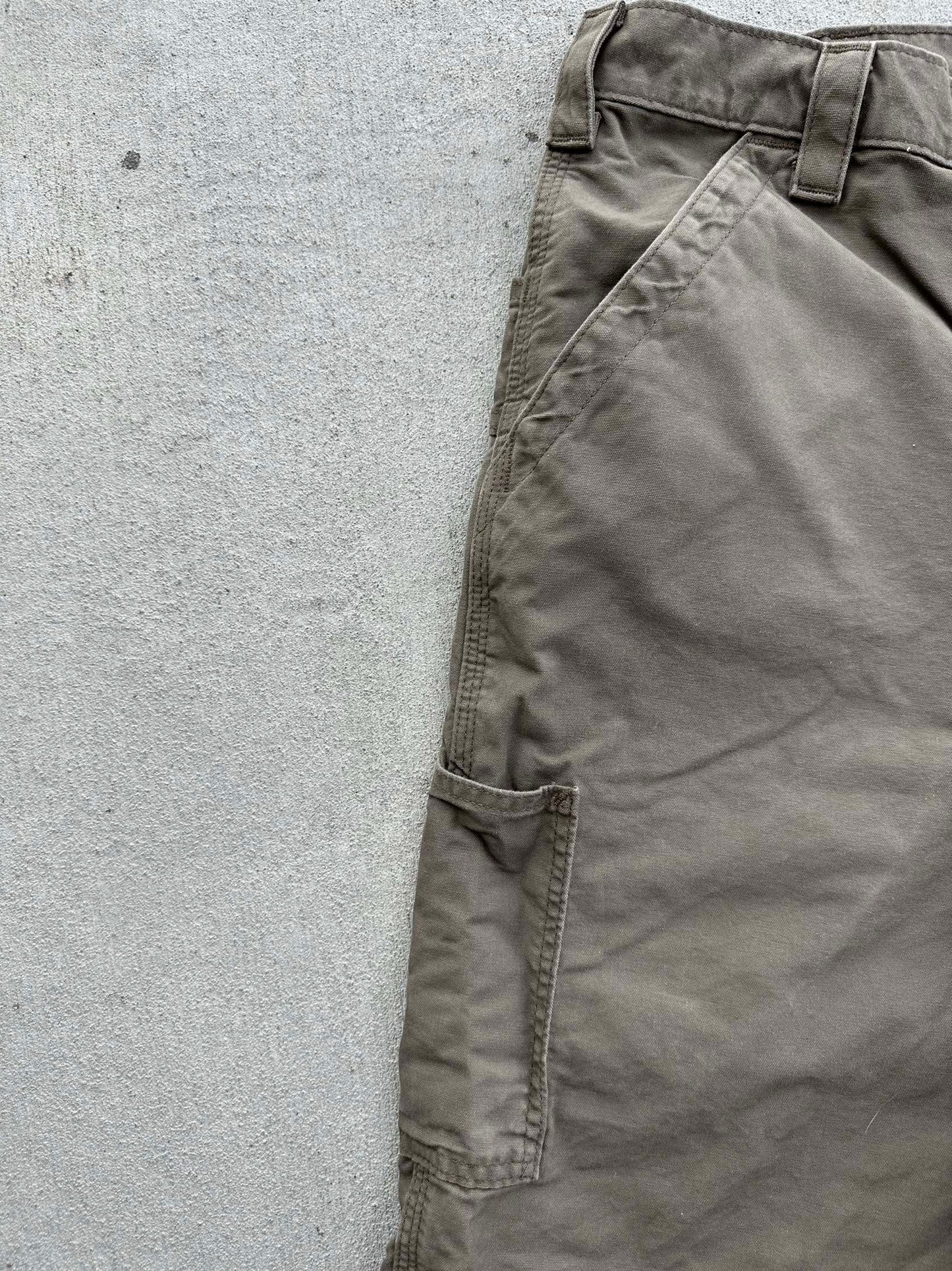 (40) Carhartt Cargo Shorts