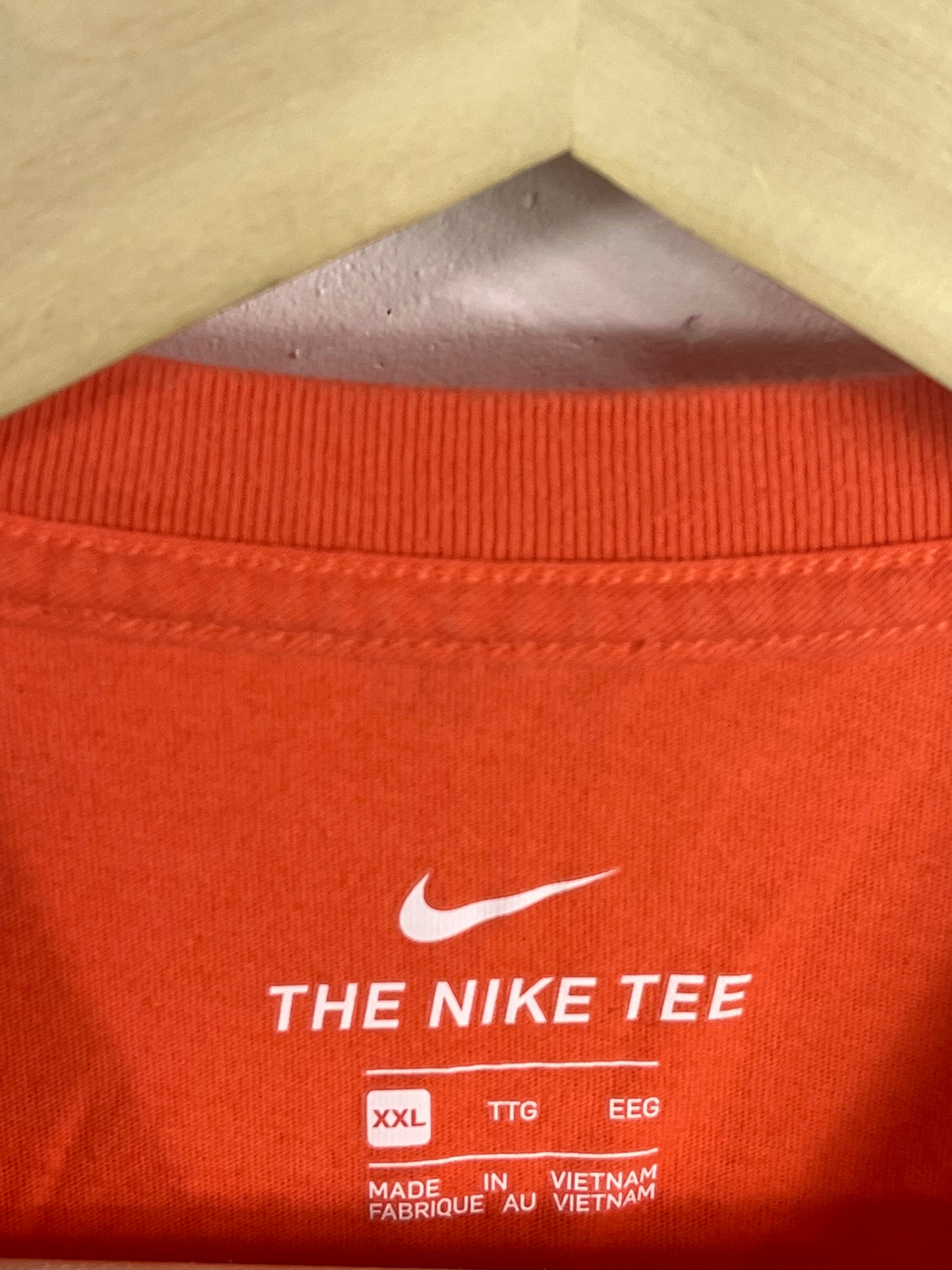 (XXL) Nike mini Swoosh Embroidered Tee