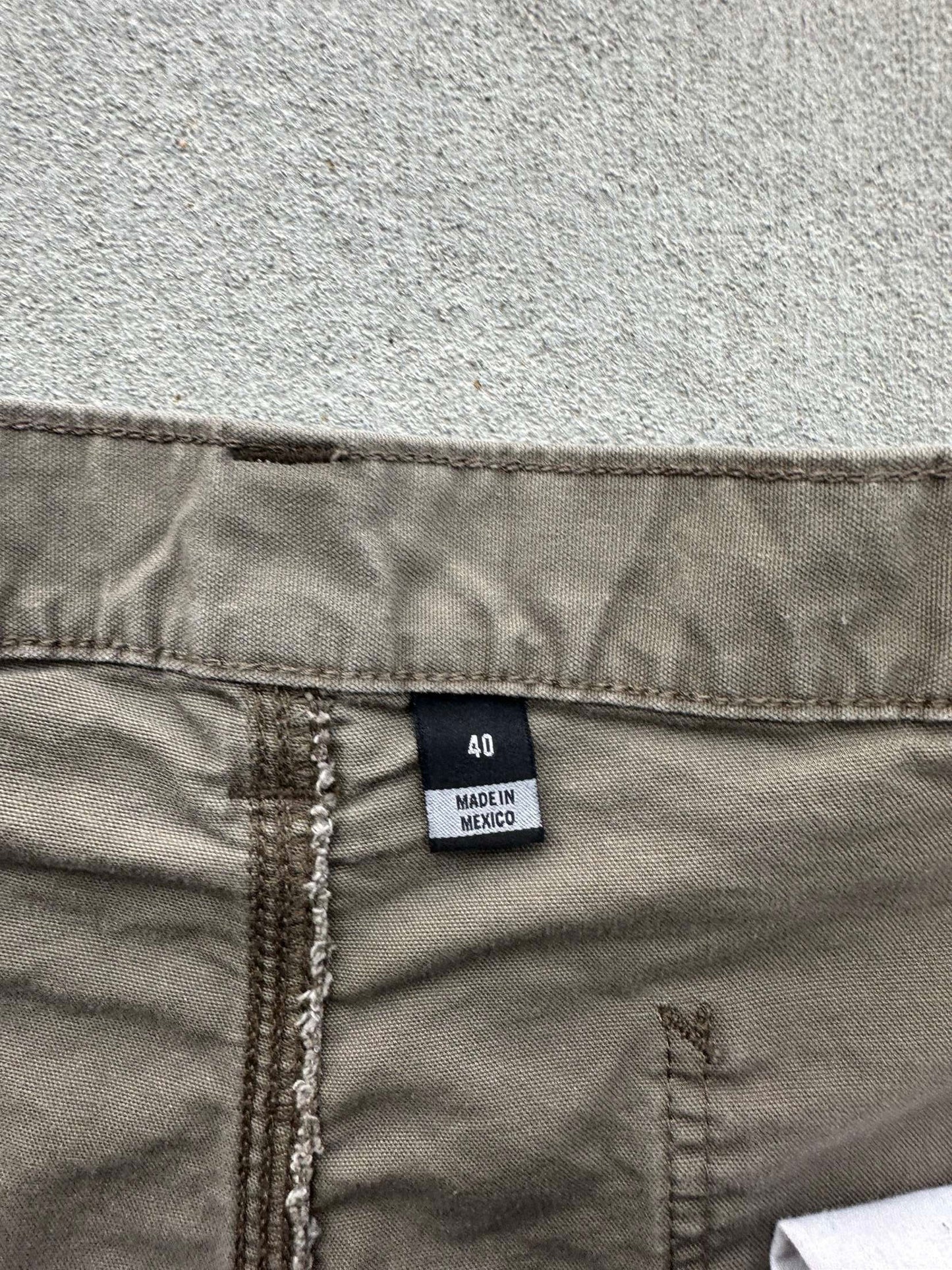 (40) Carhartt Cargo Shorts