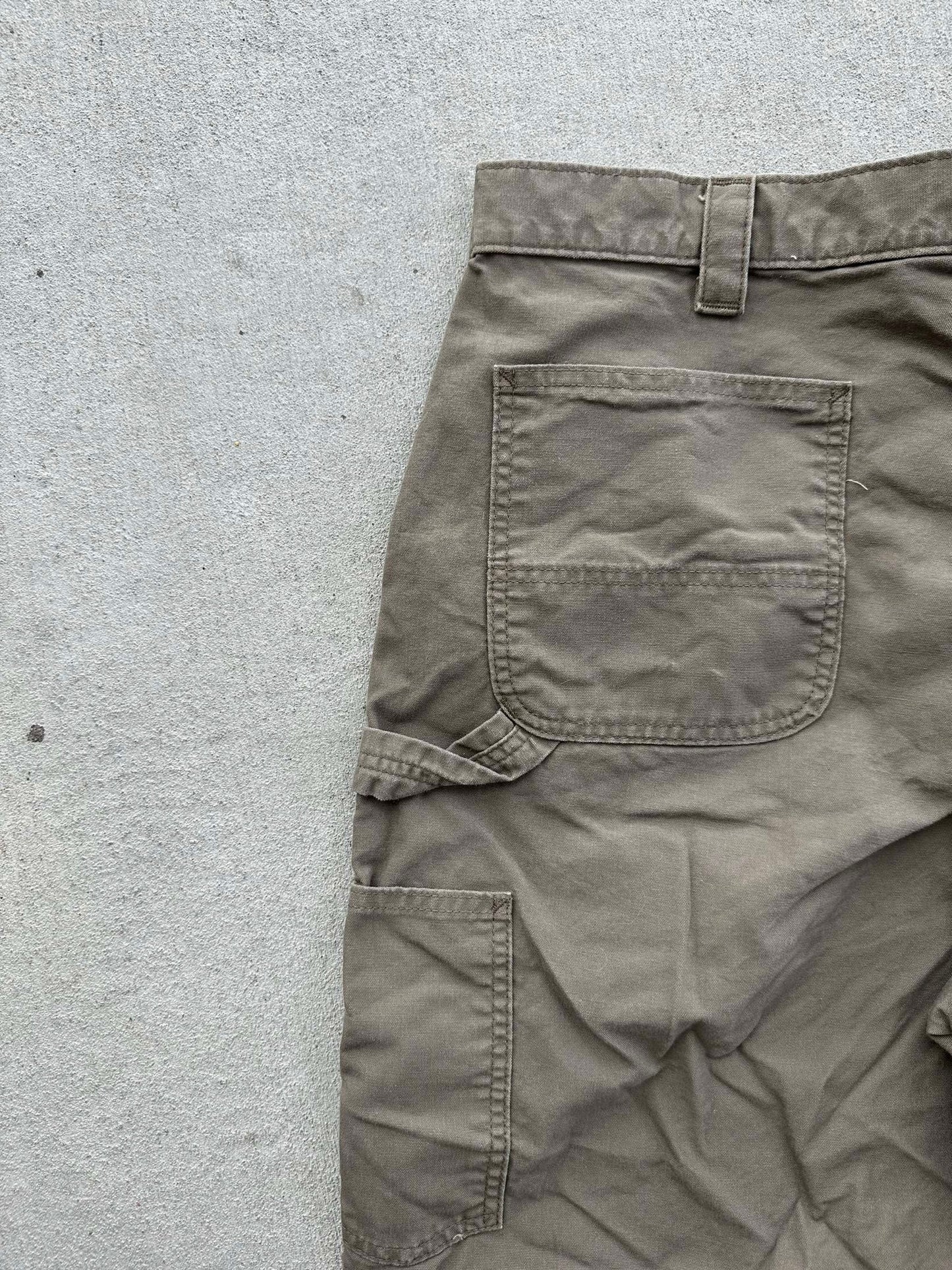 (40) Carhartt Cargo Shorts