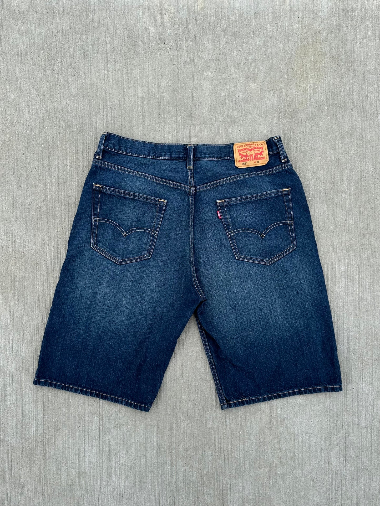 (36) Levis 569 Baggy Dark Wash Jean Shorts