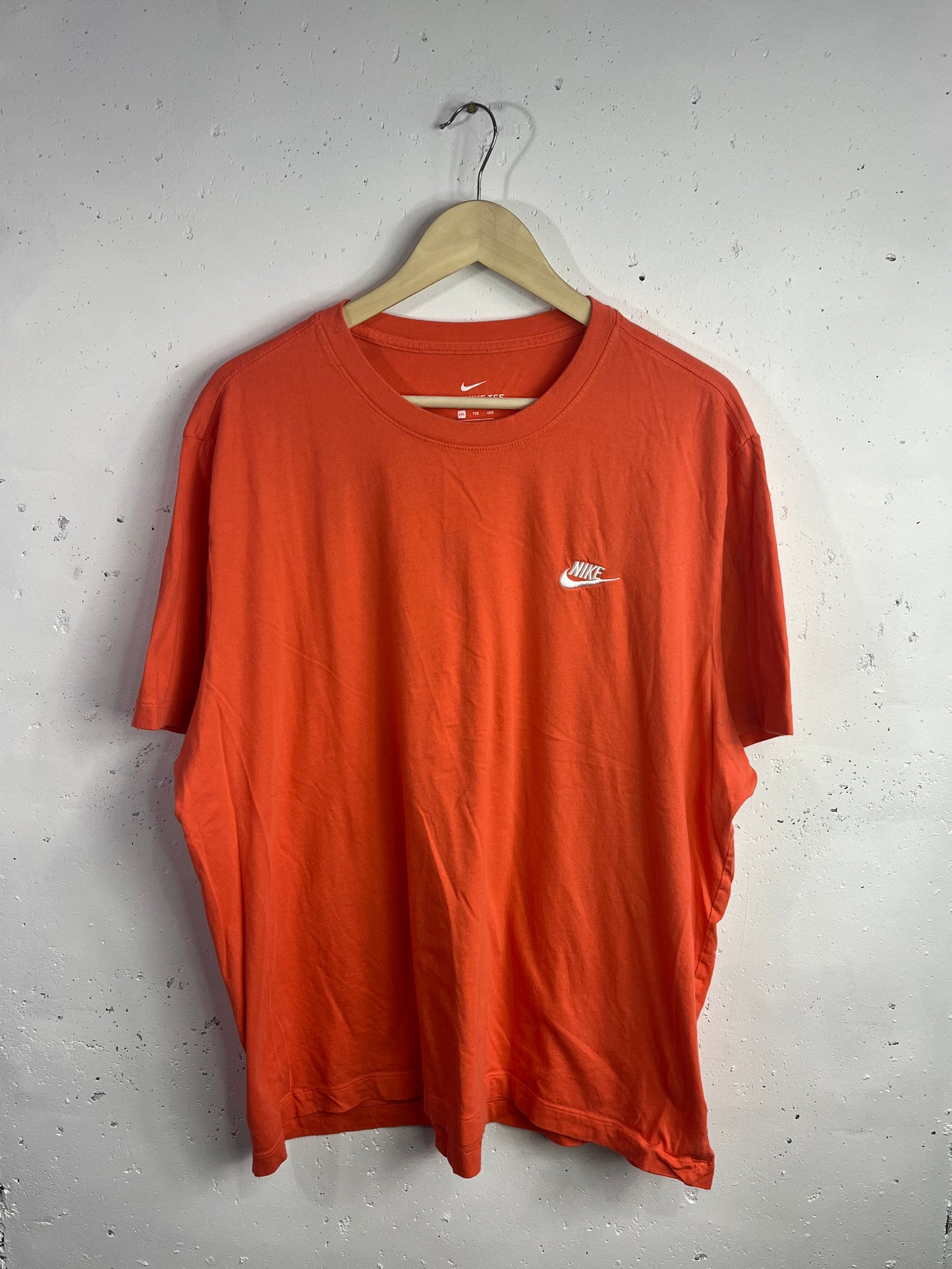 (XXL) Nike mini Swoosh Embroidered Tee