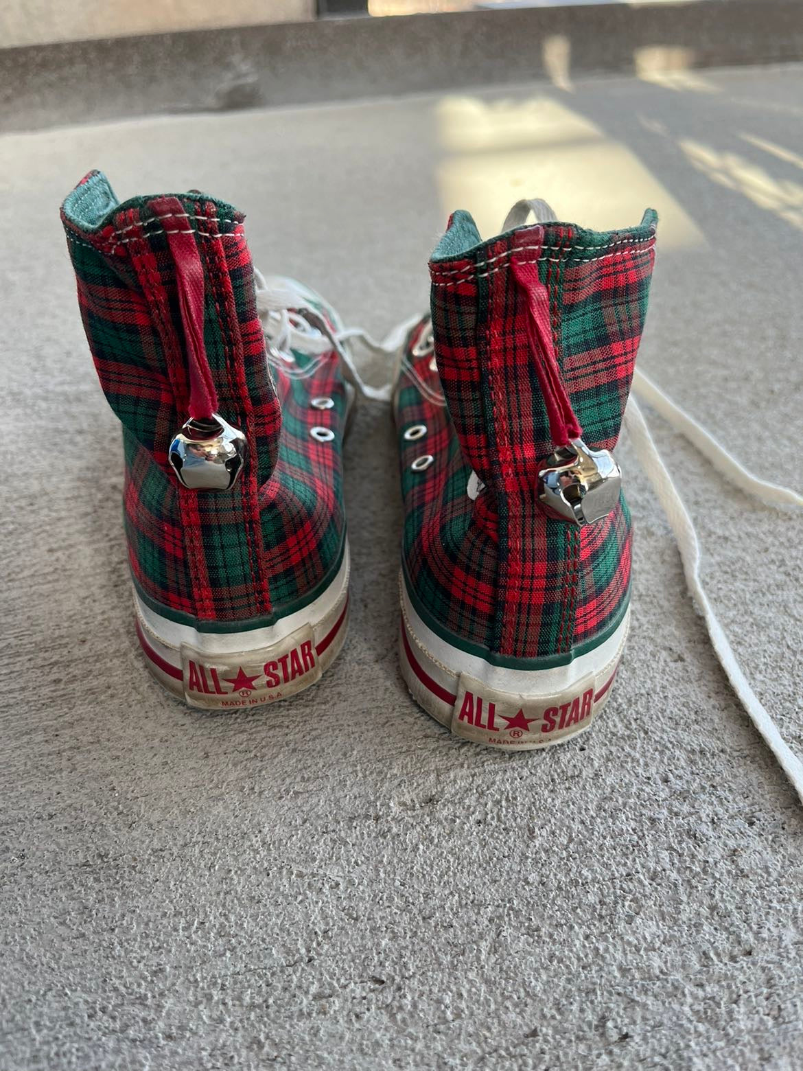 (5.5) 80s Made in USA Christmas Converse