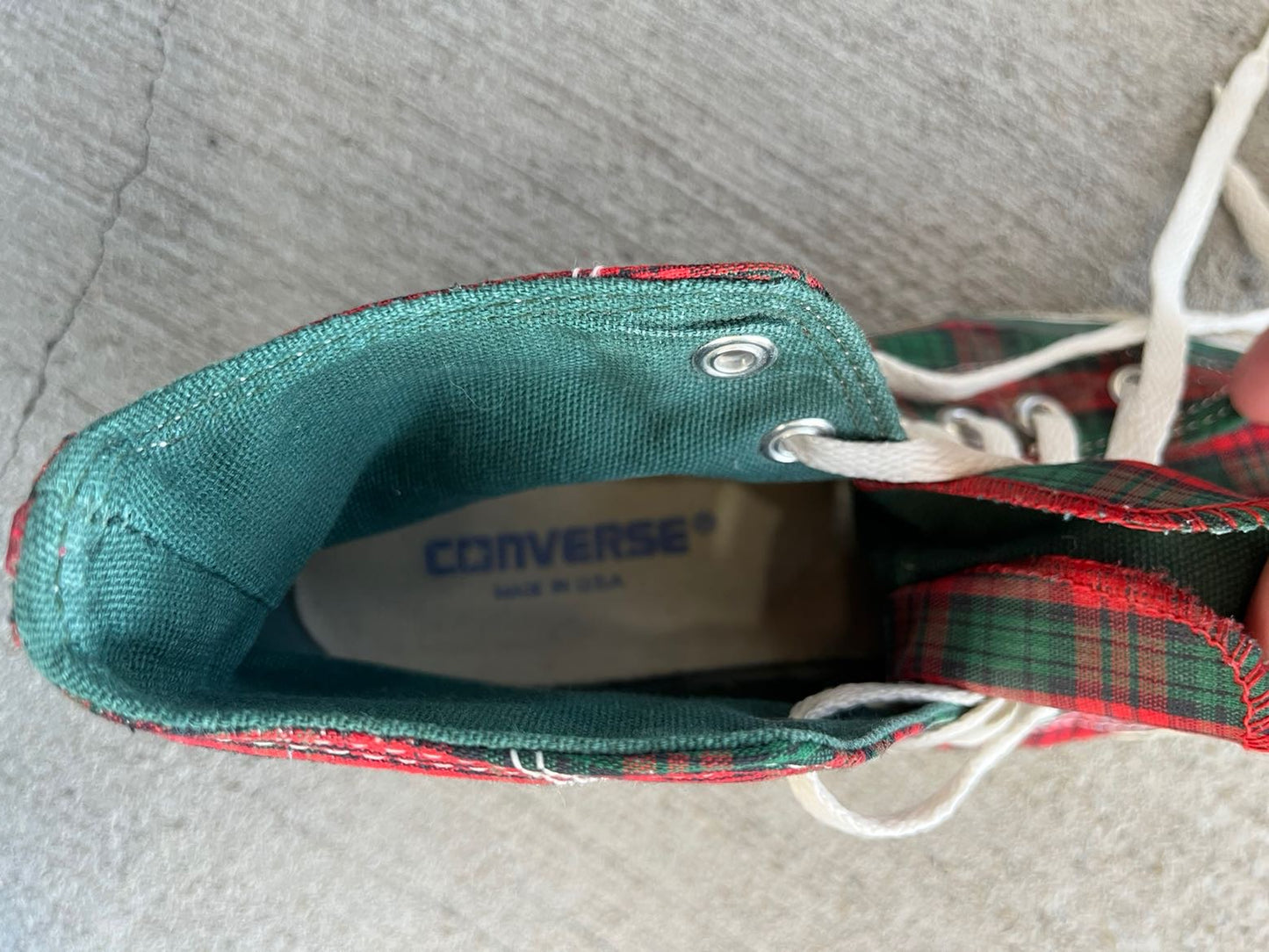 (5.5) 80s Made in USA Christmas Converse