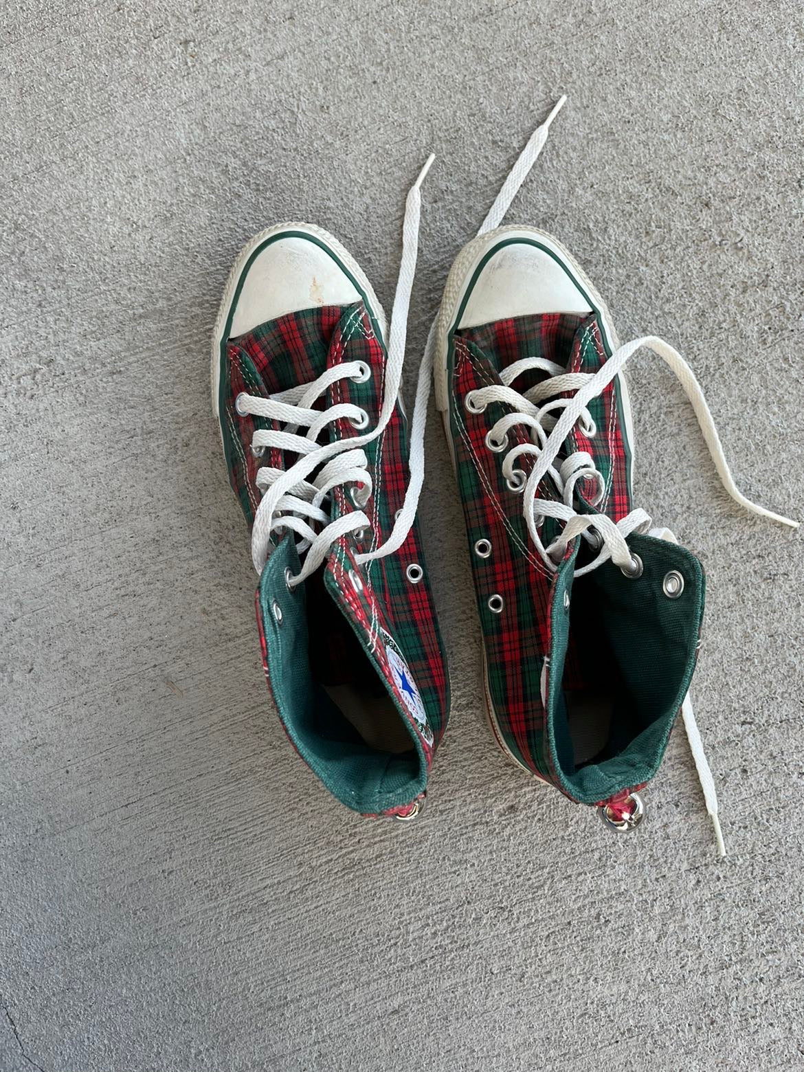 (5.5) 80s Made in USA Christmas Converse